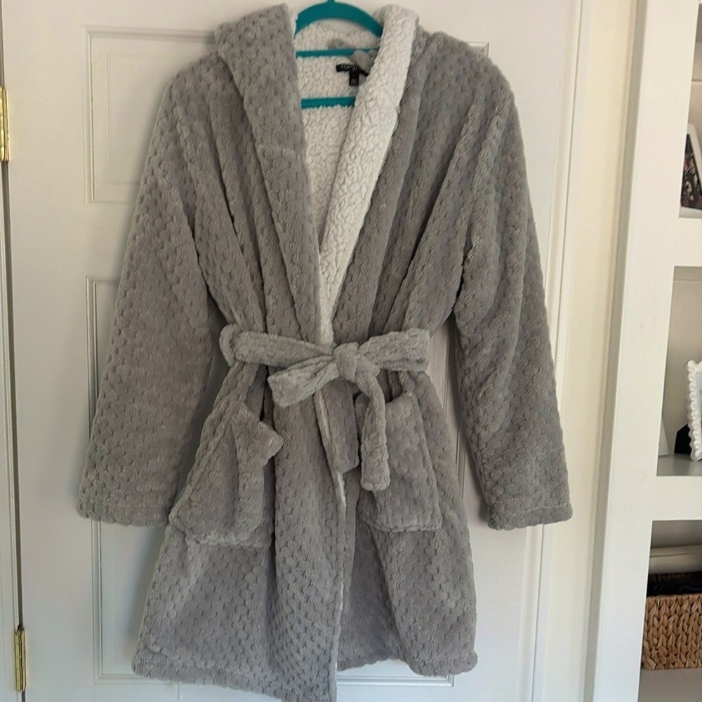 Topshop Cozy Hooded Plush Bathrobe - Light Gray